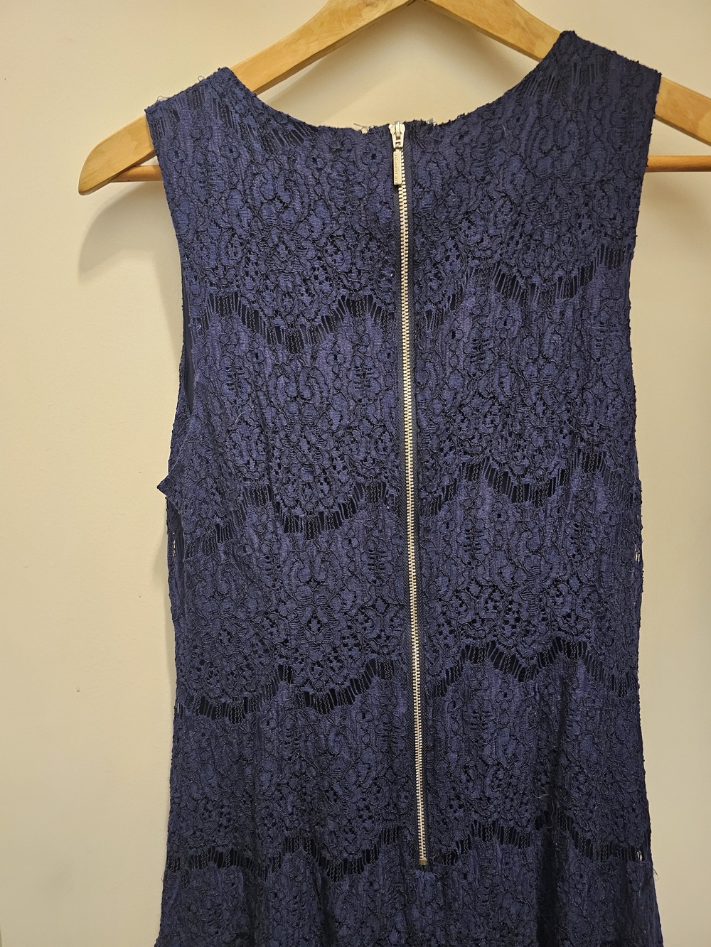 Karl Lagerfeld Paris Navy Blue Lace Sleeveless Dress Sz4 Exposed Branded Zipper - Picture 5 of 6